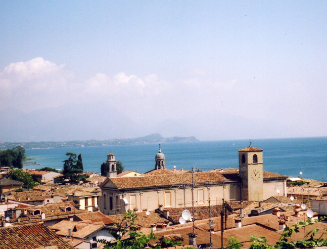ガルダ湖と聖マグダレナ教会